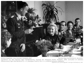 Aufnahmen aus dem Nachlass Egon Stoll-Berberichs. Hochzeit des Ehepaares Prarth, Pardubitz, 1944, vermutlich im örtlichen Offizierscasino, Egon Stoll-Berberich (1. v. l.), Brautpaar Prarth (3. & 4. v. r.), restliche Personen unbekannt. NLESB_Kriegsbilder_lose_Hochzeit_Pardubitz_0007