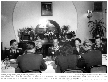 Aufnahmen aus dem Nachlass Egon Stoll-Berberichs. Hochzeit des Ehepaares Prarth, Pardubitz, 1944, vermutlich im örtlichen Offizierscasino, Egon Stoll-Berberich (1. v. r.) Brautpaar Prarth (2. & 3. v. l. ) restliche Personen unbekannt. NLESB_Kriegsbilder_lose_Hochzeit_Pardubitz_0008