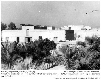 Aufnahme aus Sizilien im Fotoalbum Egon Stoll-Berberichs, Frühjahr 1941, Trapani, Offiziersunterkunft, Standort der III./St.G.1. NLESB_Kriegsbilder_Album1_0115