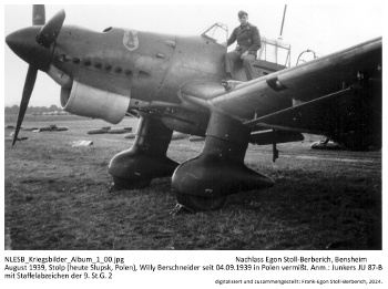 August 1939, Stolp (heute Słupsk, Polen), Willy Berschneider seit 04.09.1939 in Polen vermißt. Anm.: Junkers JU 87-B mit Staffelabzeichen der 9. St.G. 2. NLESB_Kriegsbilder_Album1_0069.