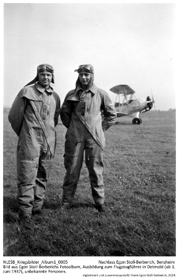 Bild aus Egon Stoll-Berberichs Fotoalbum, Ausbildung zum Flugzeugführer in Detmold (ab 1. Juni 1937), unbekannte Personen. NLESB_Kriegsbilder_Album1_0005.