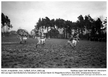 Bild aus Egon Stoll-Berberichs Fotoalbum als Torwart beim SC Fliegerhorst Erfurt, Mai 1935. Unbekannte Personen. NLESB_Kriegsbilder_lose_Fußball_Erfurt_0005