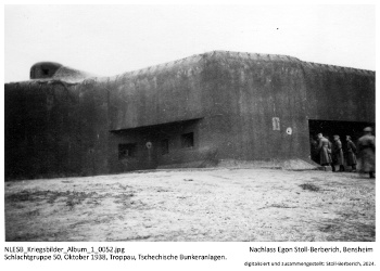 Schlachtgruppe 50, Oktober 1938, Troppau, Tschechische Bunkeranlagen. NLESB_Kriegsbilder_Album1_0052. Schlachtgruppe 50, Oktober 1938, Troppau, Tschechische Bunkeranlagen. NLESB_Kriegsbilder_Album1_0052.