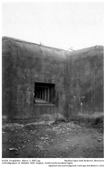 Schlachtgruppe 50, Oktober 1938, Troppau, Tschechische Bunkeranlagen. NLESB_Kriegsbilder_Album1_0057. Schlachtgruppe 50, Oktober 1938, Troppau, Tschechische Bunkeranlagen. NLESB_Kriegsbilder_Album1_0057.
