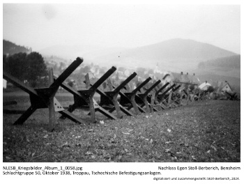 Schlachtgruppe 50, Oktober 1938, Troppau, Tschechische Bunkeranlagen. NLESB_Kriegsbilder_Album1_0058. Schlachtgruppe 50, Oktober 1938, Troppau, Tschechische Bunkeranlagen. NLESB_Kriegsbilder_Album1_0058.