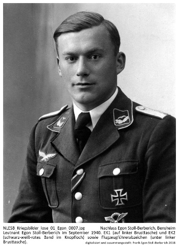Leutnant Egon Stoll-Berberich im September 1940. EK1 (auf linker Brusttasche) und EK2 (schwarz-weiß-rotes Band im Knopfloch) sowie Flugzeugführerabzeichen (unter linker Brusttasche). NLESB Kriegsbilder Kriegsbilder lose P01 Egon 0007.