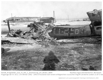 Flugzeuge der III./St.G. 1 im Winter 1942 - 1943 in Russland nach einem erfolgreichen russischen Angriff. Zerstörte Junkers Ju 87 D der III. Gruppe. (Bild bereinigt), NLESB_Kriegsbilder_lose_III_StG_1_Zerstoerung_am_Boden_0004 Flugzeuge der III./St.G. 1 im Winter 1942 - 1943 in Russland nach einem erfolgreichen russischen Angriff. Zerstörte Junkers Ju 87 D der III. Gruppe. (Bild bereinigt), NLESB_Kriegsbilder_lose_III_StG_1_Zerstoerung_am_Boden_0004
